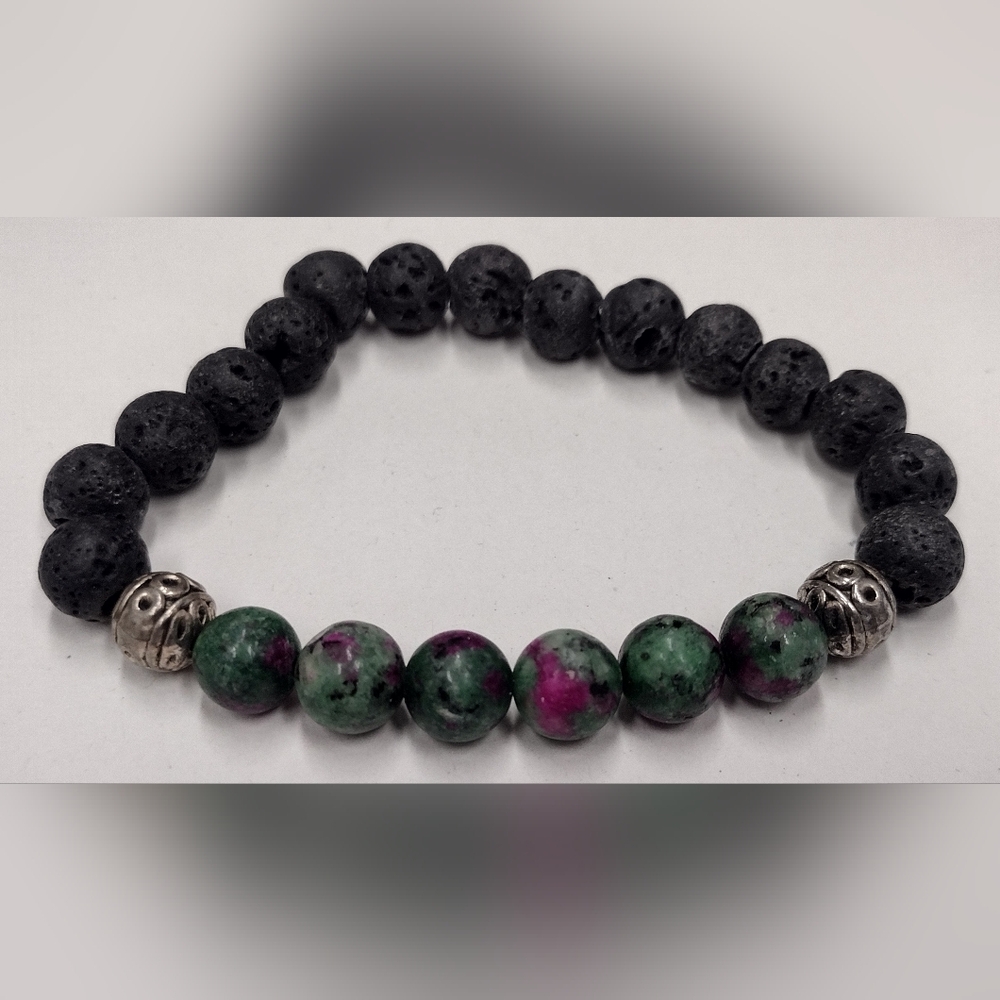 Elegant Black and Green Beaded Bracelet